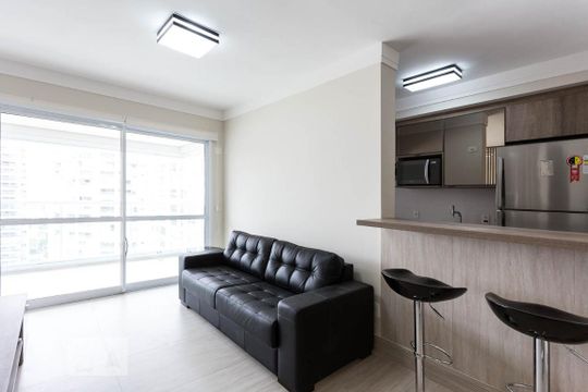 Sala de kitnet/studio para alugar com 1 quarto, 50m² em Vila Gertrudes, São Paulo
