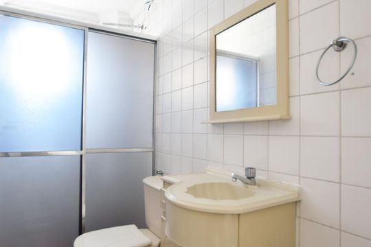 Banheiro de apartamento para alugar com 2 quartos, 67m² em Vila Santa Maria, Guarulhos