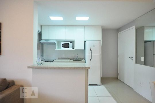 cozinha de apartamento para alugar com 1 quarto, 50m² em Vila Andrade, São Paulo