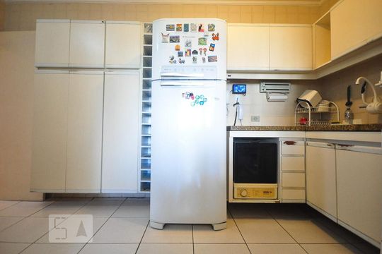 cozinha de apartamento para alugar com 3 quartos, 120m² em Jardim Ampliação, São Paulo
