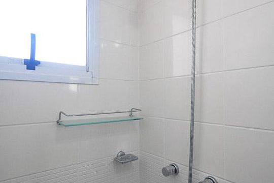 detalhe do banheiro de apartamento para alugar com 2 quartos, 48m² em Vila Andrade, São Paulo