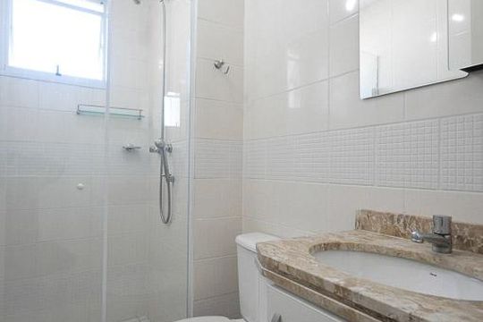 banheiro de apartamento para alugar com 2 quartos, 48m² em Vila Andrade, São Paulo