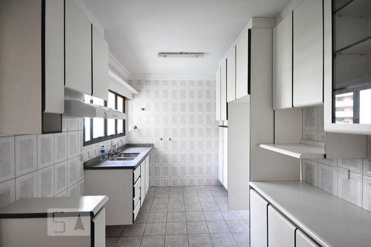 cozinha de apartamento para alugar com 4 quartos, 135m² em Vila Andrade, São Paulo