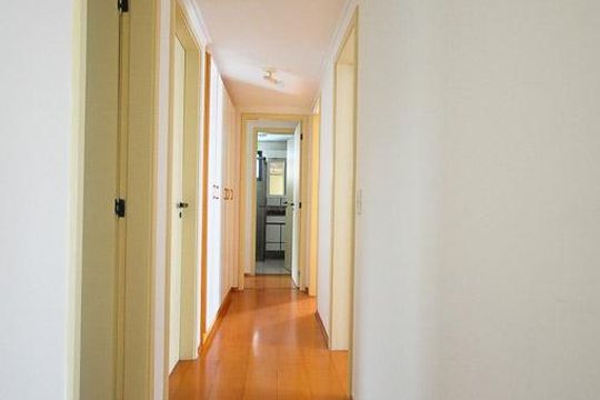 corredor de apartamento para alugar com 4 quartos, 135m² em Vila Andrade, São Paulo