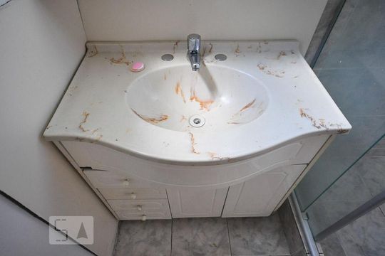 detalhe banheiro de apartamento para alugar com 1 quarto, 49m² em Vila Suzana, São Paulo