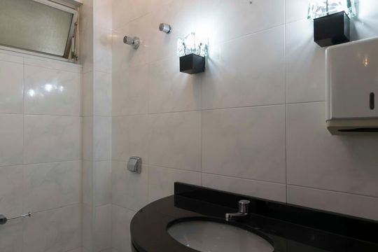 Lavabo de apartamento para alugar com 4 quartos, 172m² em Vila Mariana, São Paulo