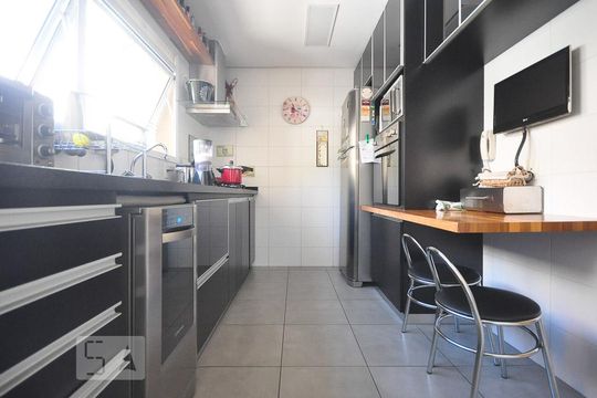cozinha de apartamento à venda com 3 quartos, 135m² em Vila Andrade, São Paulo