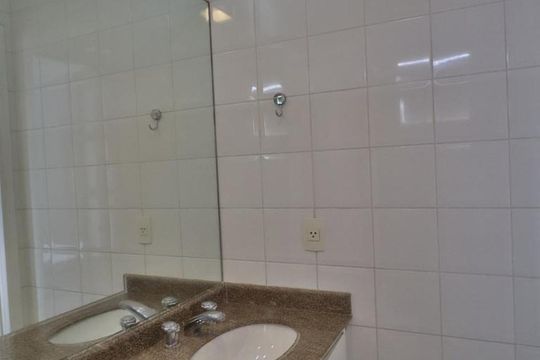 Banheiro da Suíte de apartamento à venda com 2 quartos, 75m² em Jardim Paulista, São Paulo