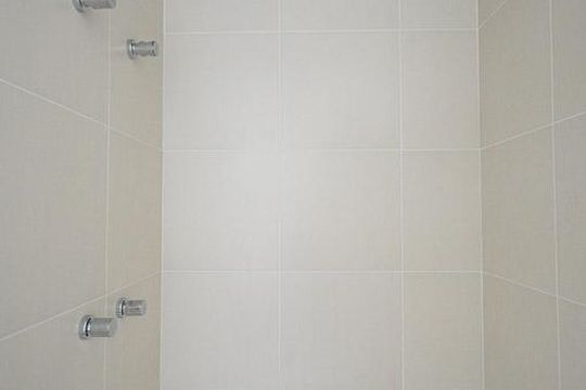 detalhe do banheiro de kitnet/studio para alugar com 1 quarto, 32m² em Santo Amaro, São Paulo