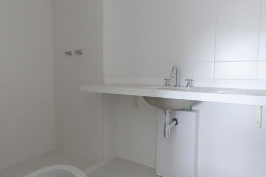Banheiro Suíte de apartamento à venda com 2 quartos, 80m² em Água Branca, São Paulo