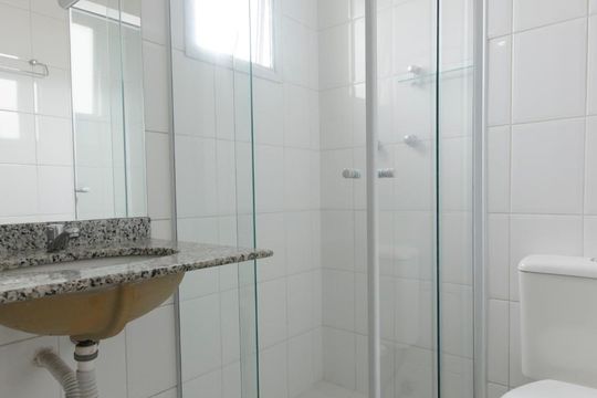 Banheiro Suíte de apartamento para alugar com 2 quartos, 56m² em Lapa, São Paulo