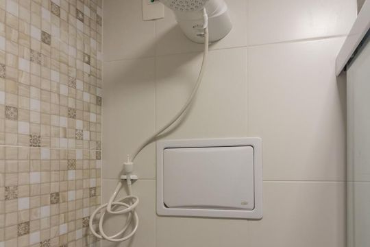 Banheiro de kitnet/studio para alugar com 1 quarto, 36m² em Consolação, São Paulo