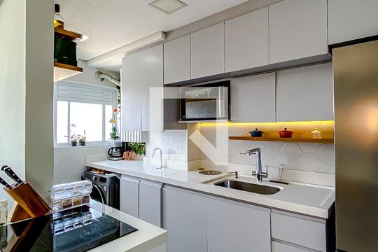 Cozinha de apartamento para alugar com 2 quartos, 45m² em Belenzinho, São Paulo