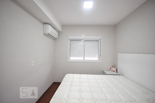 suíte  de apartamento à venda com 1 quarto, 47m² em Jardim Leonor, São Paulo