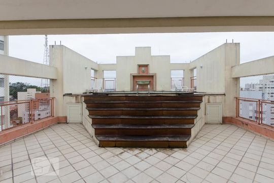 Piscina de apartamento à venda com 1 quarto, 44m² em Vila Pompéia, São Paulo