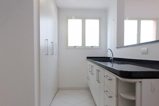 Cozinha de apartamento à venda com 1 quarto, 44m² em Vila Pompéia, São Paulo