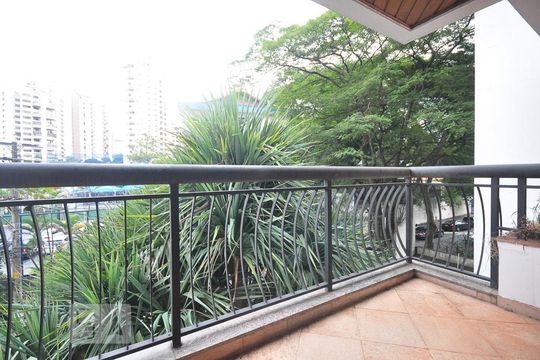 varanda de apartamento à venda com 3 quartos, 144m² em Real Parque, São Paulo
