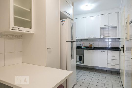 Cozinha de apartamento à venda com 3 quartos, 98m² em Santa Cecília, São Paulo