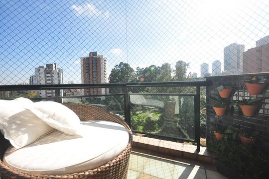 varanda de apartamento para alugar com 3 quartos, 180m² em Vila Suzana, São Paulo