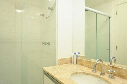banheiro de apartamento para alugar com 2 quartos, 74m² em Morumbi, São Paulo