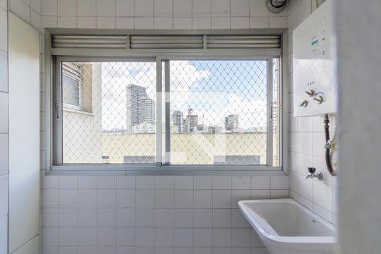Área de Serviço de apartamento para alugar com 2 quartos, 56m² em Sumarezinho, São Paulo