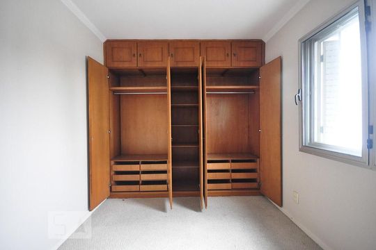 armário do quarto 1 de kitnet/studio à venda com 3 quartos, 125m² em Vila Andrade, São Paulo