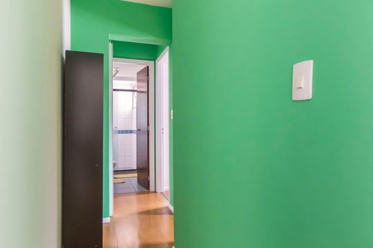 Corredor de apartamento à venda com 2 quartos, 57m² em Bosque da Saúde, São Paulo