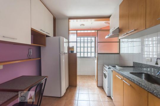 Cozinha de apartamento à venda com 2 quartos, 57m² em Bosque da Saúde, São Paulo