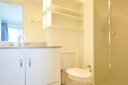 banheiro suíte de apartamento à venda com 1 quarto, 50m² em Campo Belo, São Paulo