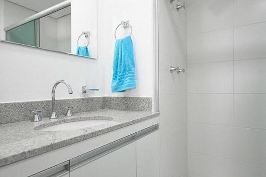 banheiro suíte de kitnet/studio para alugar com 1 quarto, 41m² em Brooklin, São Paulo