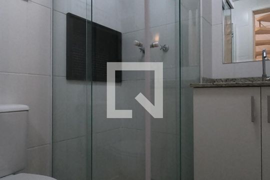 Banheiro de apartamento para alugar com 1 quarto, 68m² em Jardim Ampliação, São Paulo