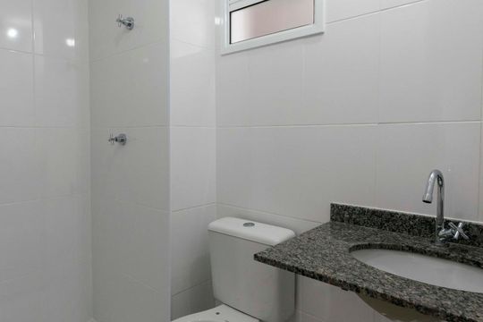 Banheiro de apartamento à venda com 3 quartos, 60m² em Jardim Imperador, Guarulhos
