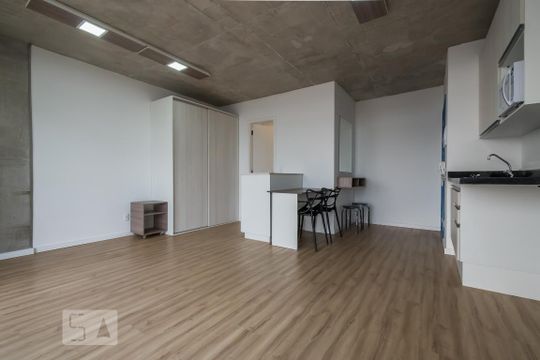 Quarto de kitnet/studio para alugar com 1 quarto, 35m² em Santo Amaro, São Paulo