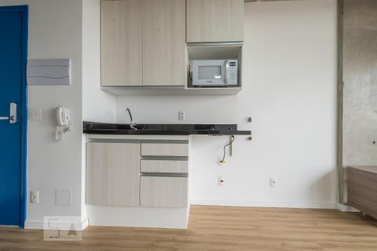 Cozinha de kitnet/studio para alugar com 1 quarto, 35m² em Santo Amaro, São Paulo