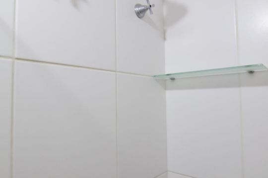 Banheiro de apartamento à venda com 3 quartos, 70m² em Mansões Santo Antônio, Campinas