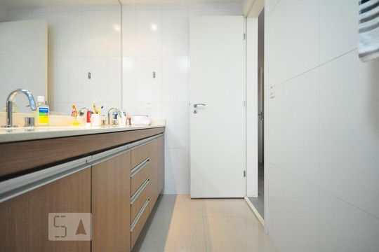banheiro suíte 3 de apartamento à venda com 3 quartos, 168m² em Vila Andrade, São Paulo