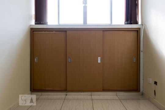 Quarto 1 (Armários) de apartamento para alugar com 3 quartos, 60m² em Parque Cecap, Guarulhos
