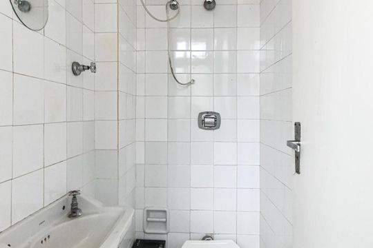 Banheiro de Serviço de apartamento para alugar com 2 quartos, 70m² em Santa Cecília, São Paulo
