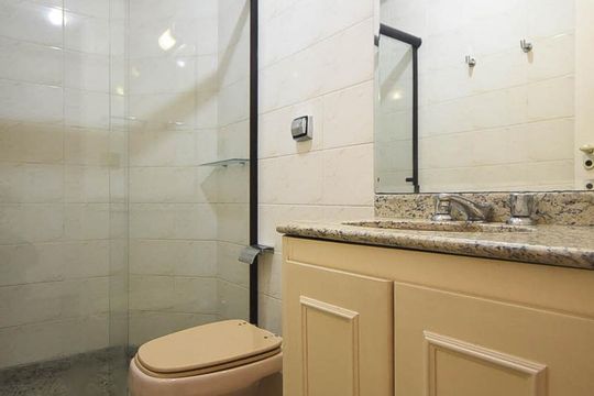 Banheiro Suíte 1 de apartamento à venda com 3 quartos, 125m² em Vila Suzana, São Paulo