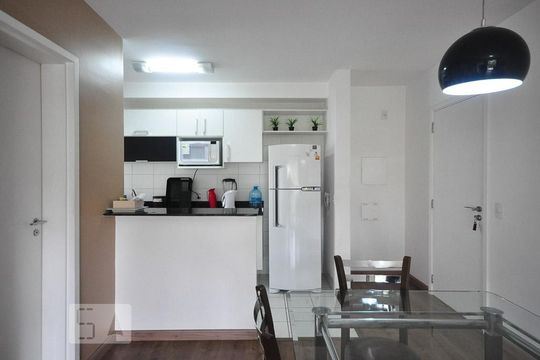 cozinha de apartamento para alugar com 1 quarto, 60m² em Jardim Leonor, São Paulo