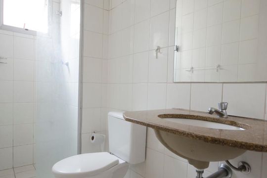 Banheiro de apartamento para alugar com 2 quartos, 50m² em Vila Leopoldina, São Paulo