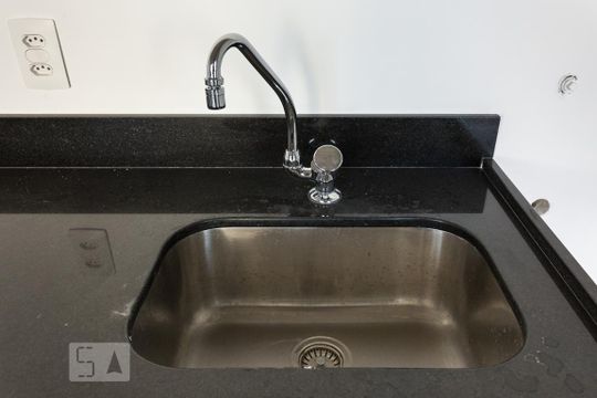 Cozinha de kitnet/studio à venda com 1 quarto, 32m² em Santo Amaro, São Paulo