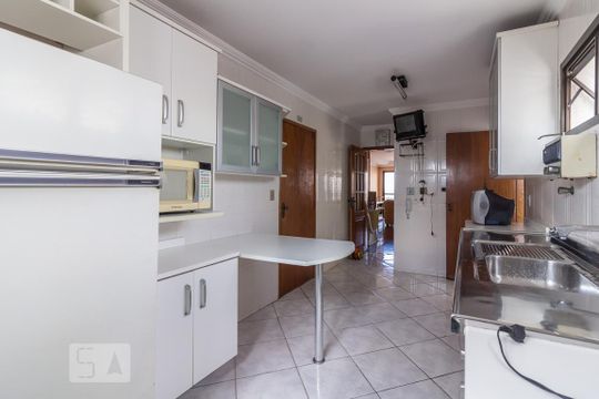 Cozinha de apartamento à venda com 2 quartos, 140m² em Vila Monumento, São Paulo