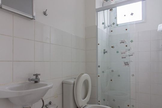 Banheiro de apartamento para alugar com 1 quarto, 33m² em Cambuci, São Paulo