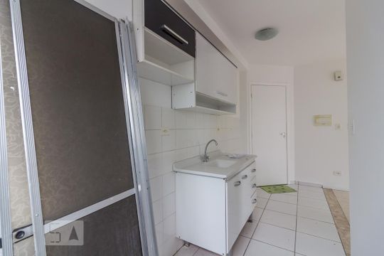 Cozinha de apartamento para alugar com 1 quarto, 33m² em Cambuci, São Paulo