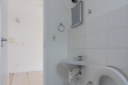 Banheiro de apartamento para alugar com 1 quarto, 33m² em Cambuci, São Paulo