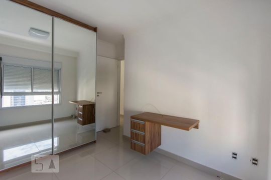 Quarto de apartamento à venda com 2 quartos, 76m² em Vila Olímpia, São Paulo