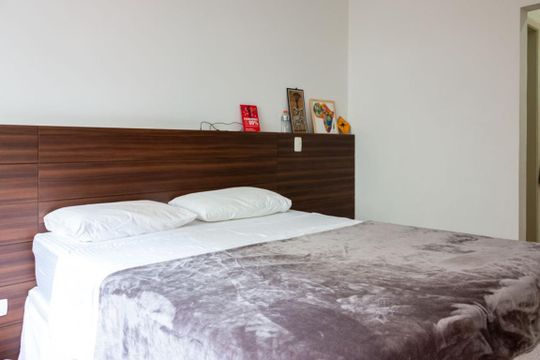 Quarto de apartamento à venda com 1 quarto, 77m² em Pinheiros, São Paulo