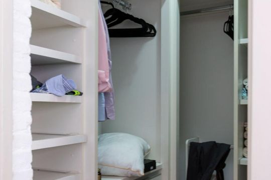 Closet de apartamento à venda com 1 quarto, 77m² em Pinheiros, São Paulo