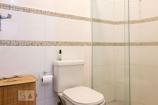 Banheiro de apartamento à venda com 1 quarto, 77m² em Pinheiros, São Paulo